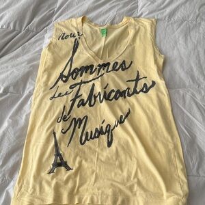 GAP Yellow Graphic tank tee with French phrase
